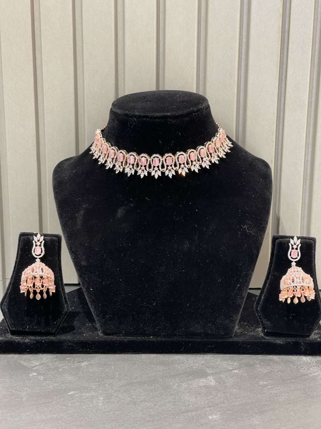 ORNAMENT SET