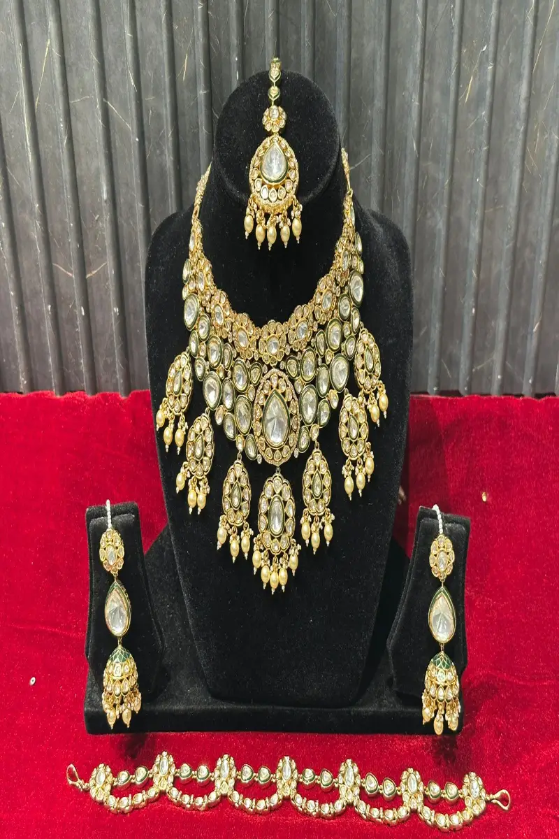 ORNAMENT SET