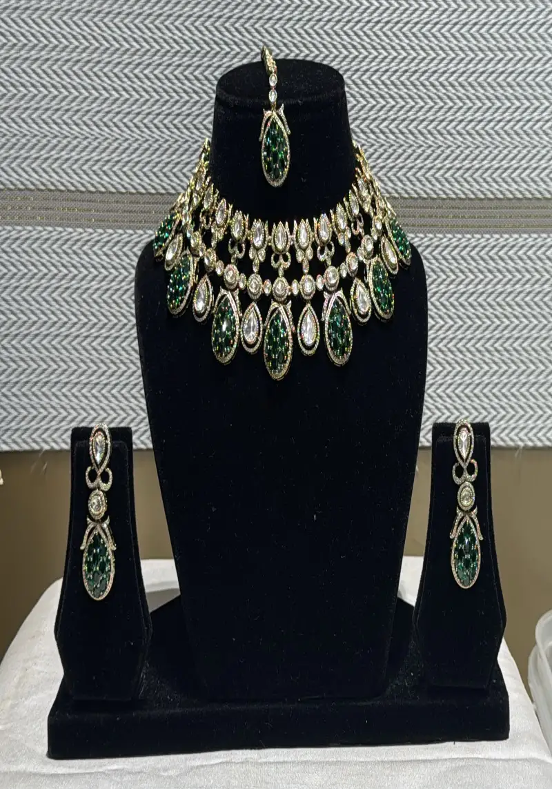 ORNAMENT SET