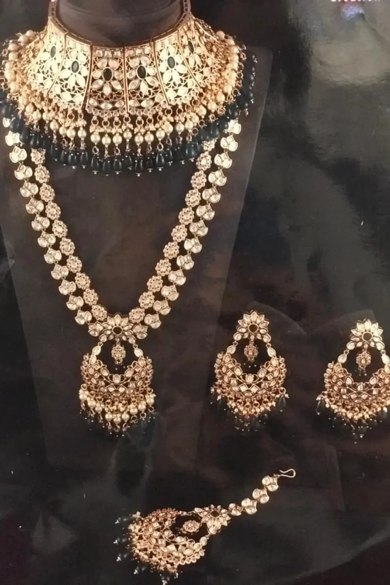 ORNAMENT SET