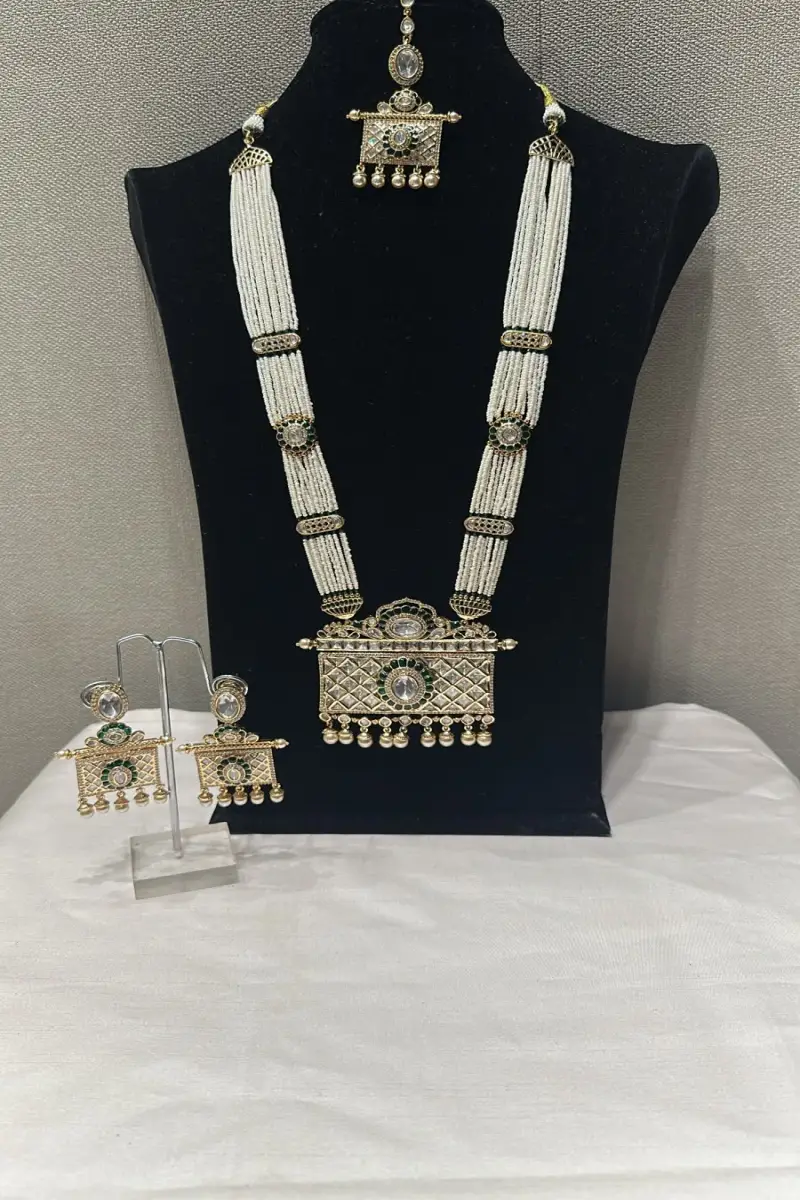 ORNAMENT SET