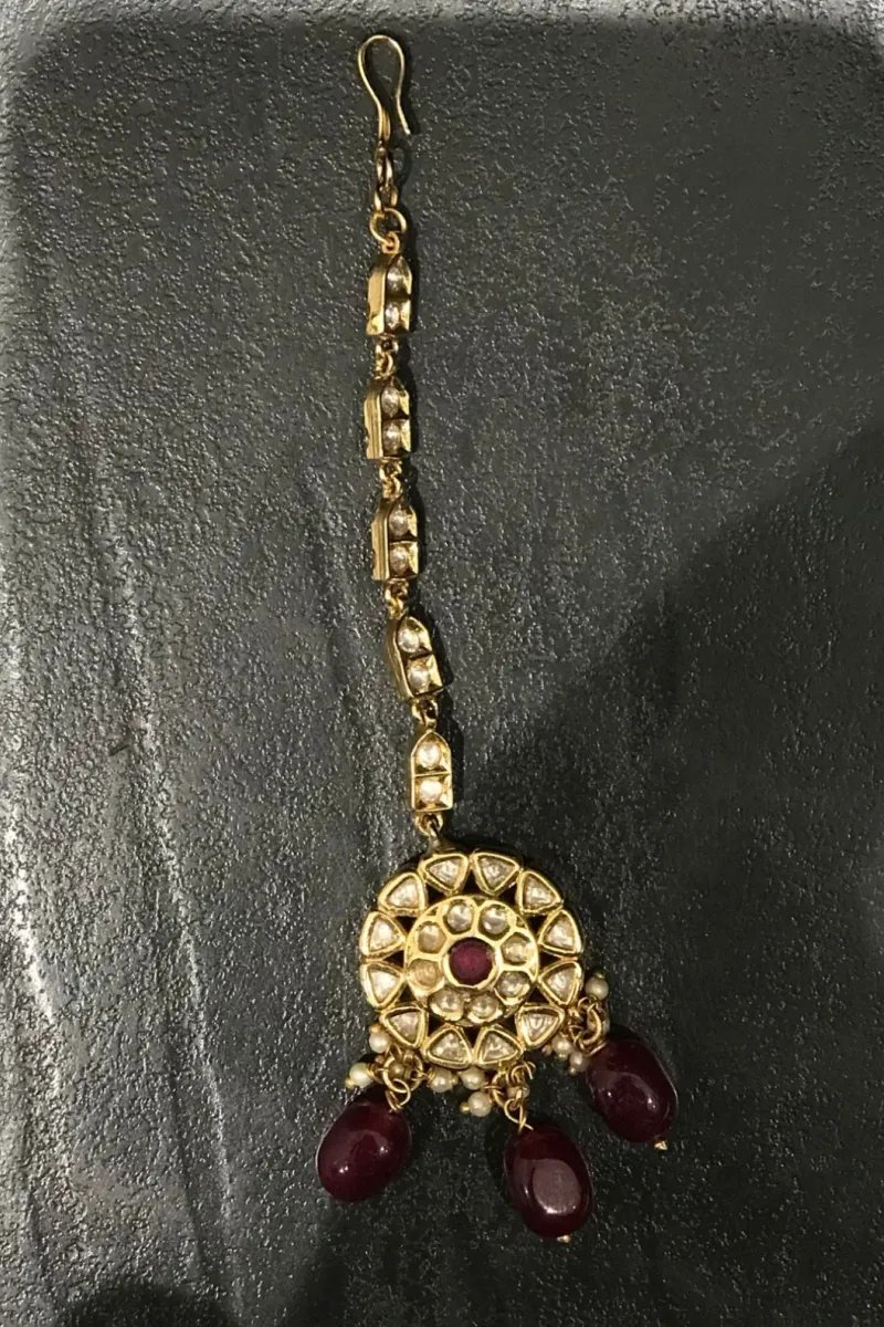 MAROON MANGTIKKA