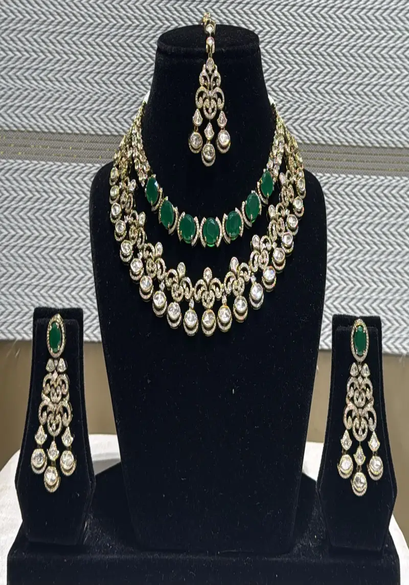 ORNAMENT SET