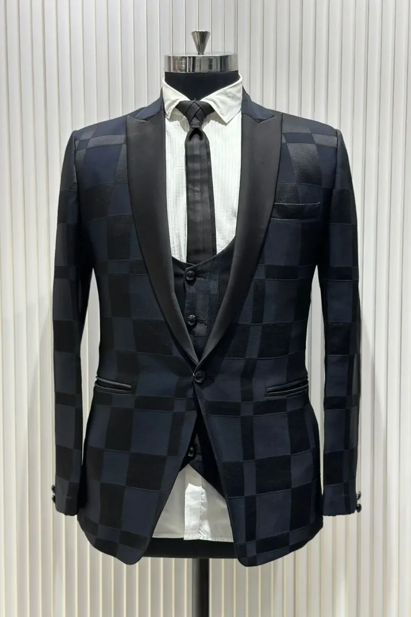 SUIT