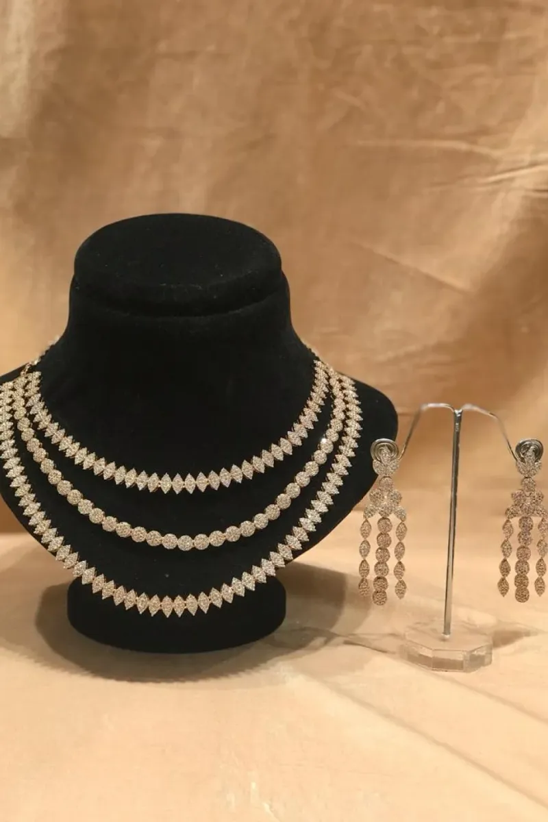 ORNAMENT SET