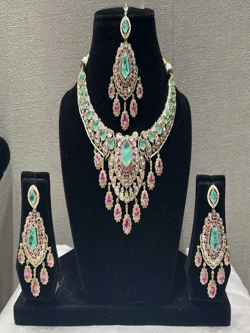 ORNAMENT SET