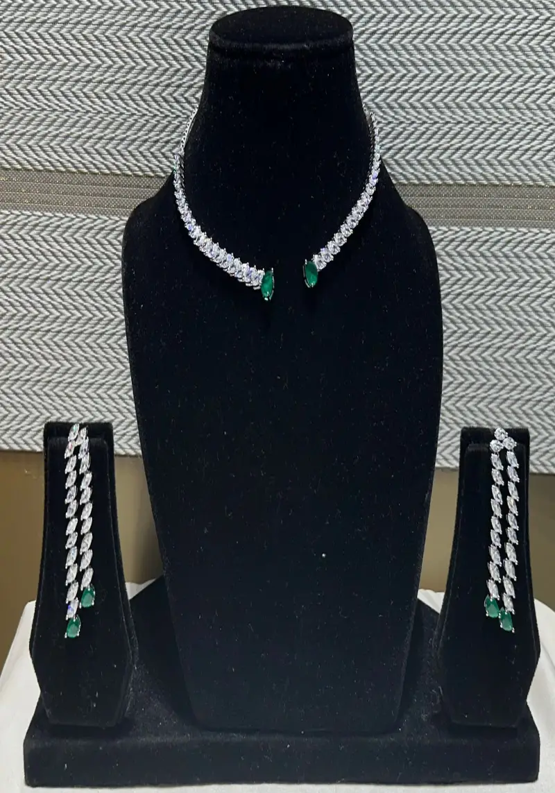 ORNAMENT SET