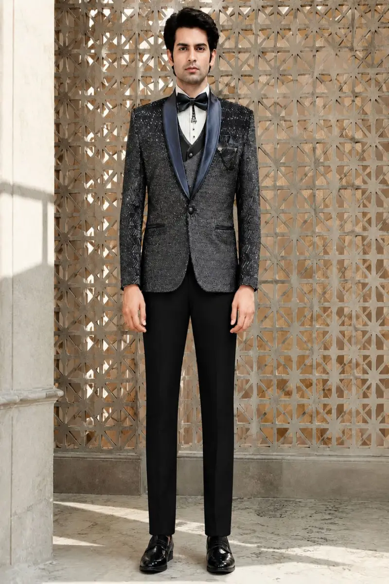 SUIT