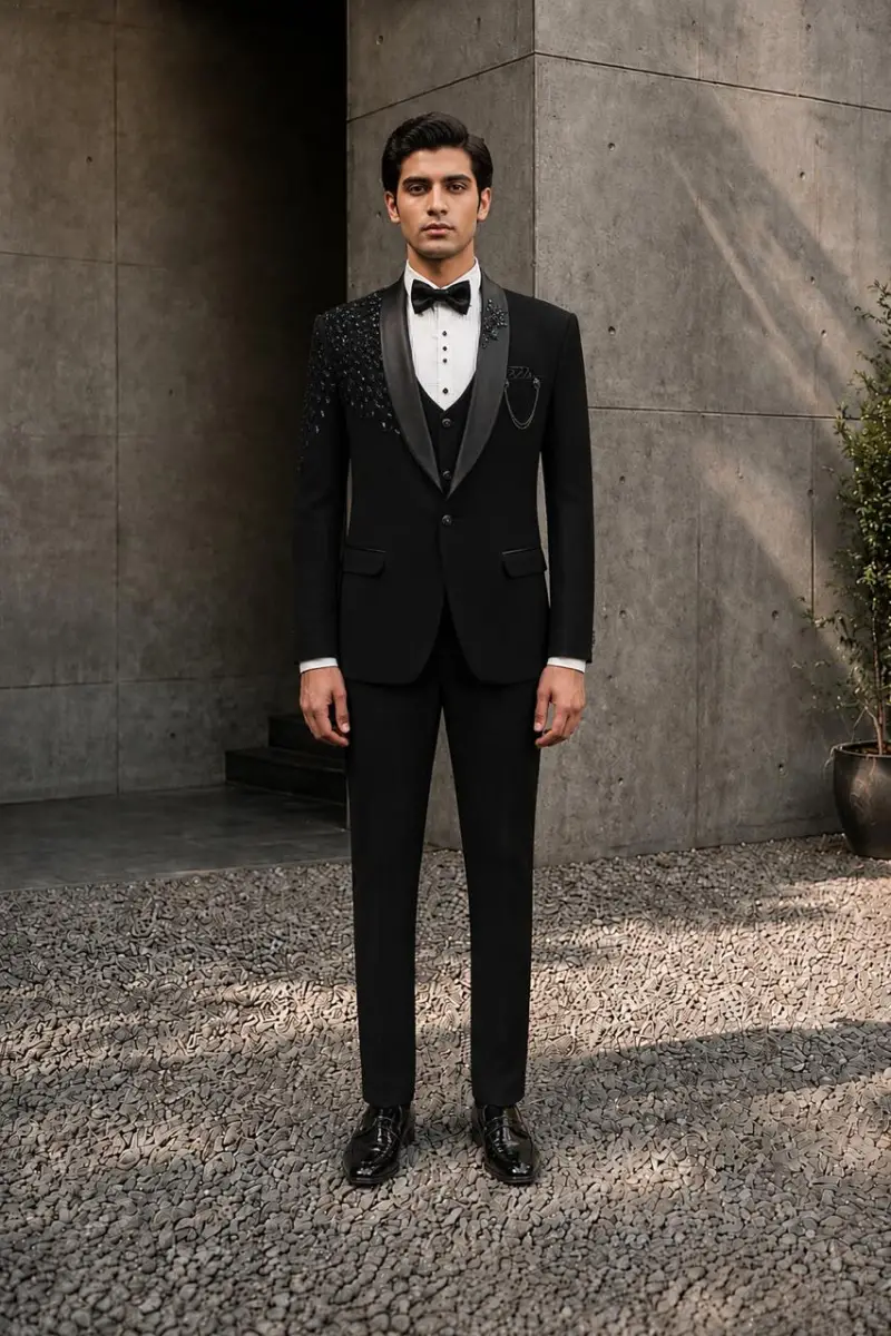 SUIT