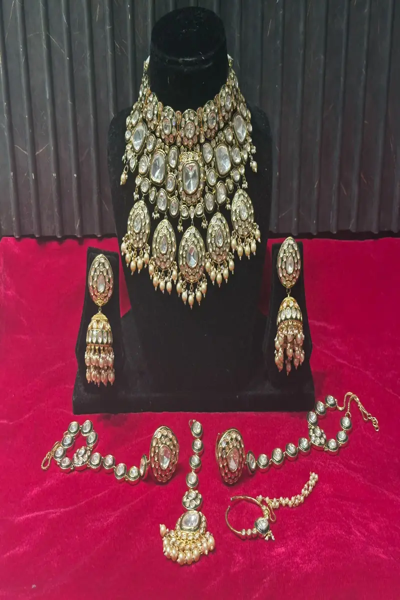 ORNAMENT SET