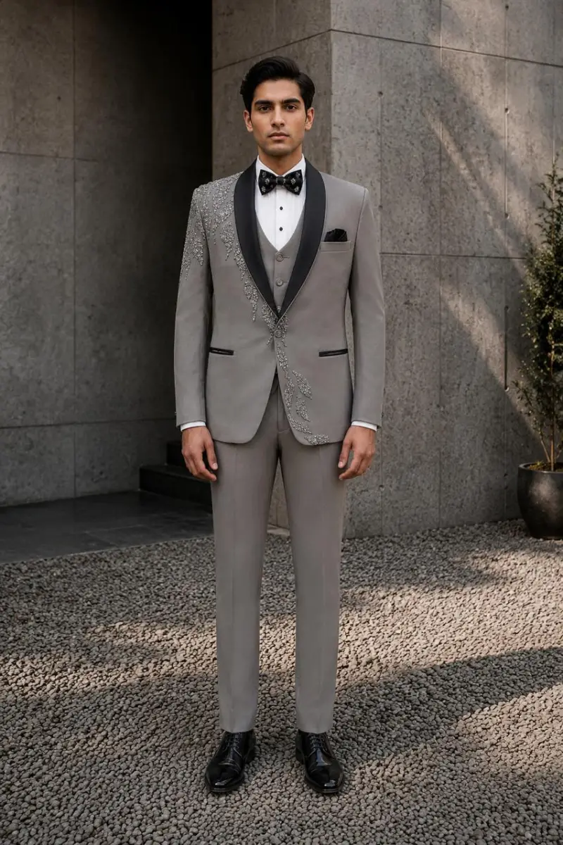 SUIT