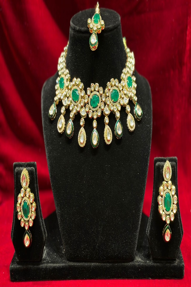 ORNAMENT SET